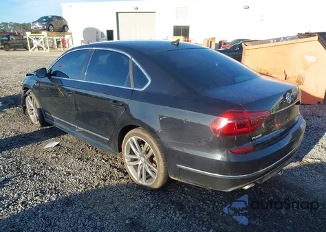 2017 Volkswagen Passat 1.8T R-Line z USA, uszkodzony, nr VIN 1VWDT7A33HC066060